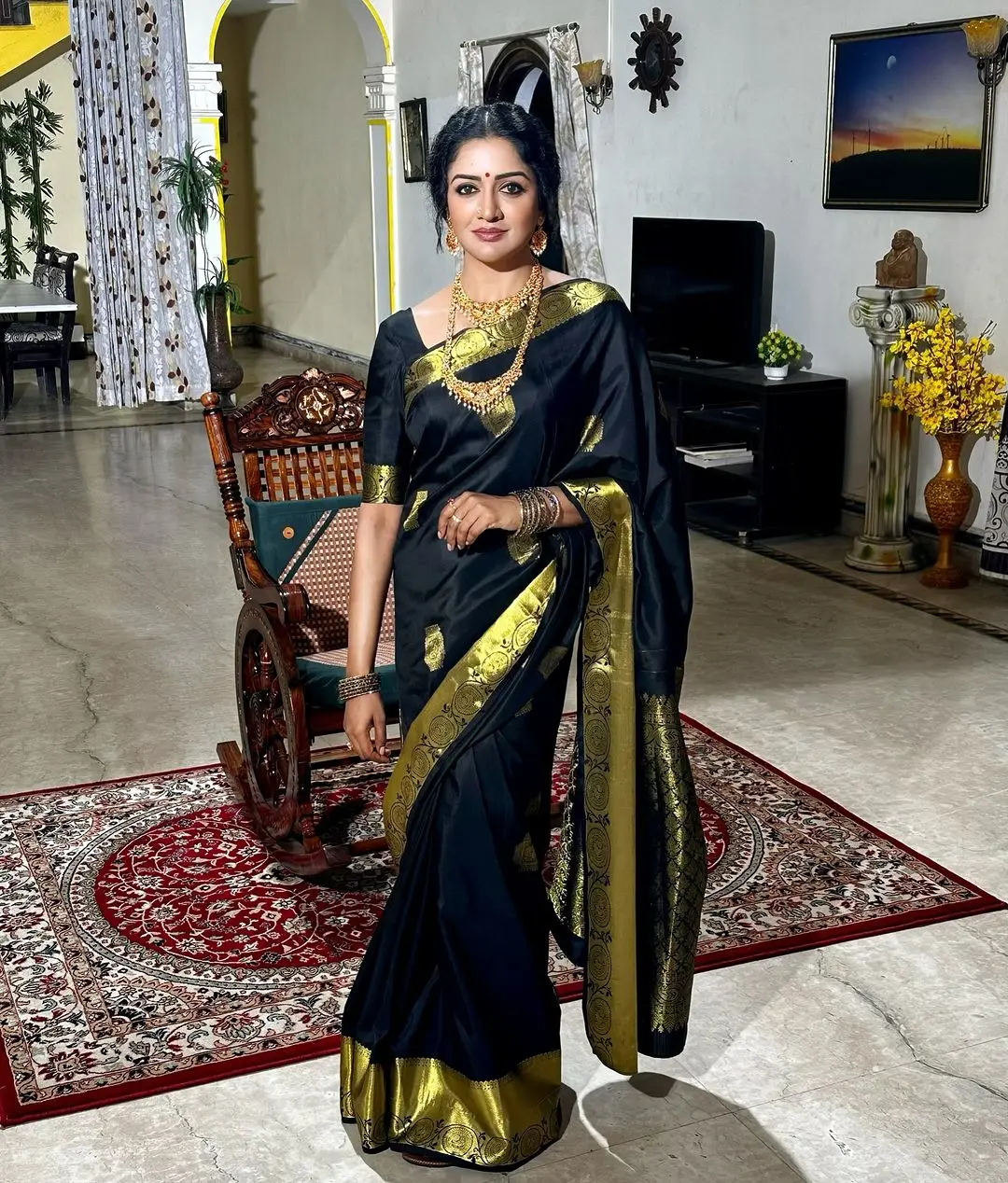 Vimala Raman Wearing Beautiful Earrings Jewellery Black Saree